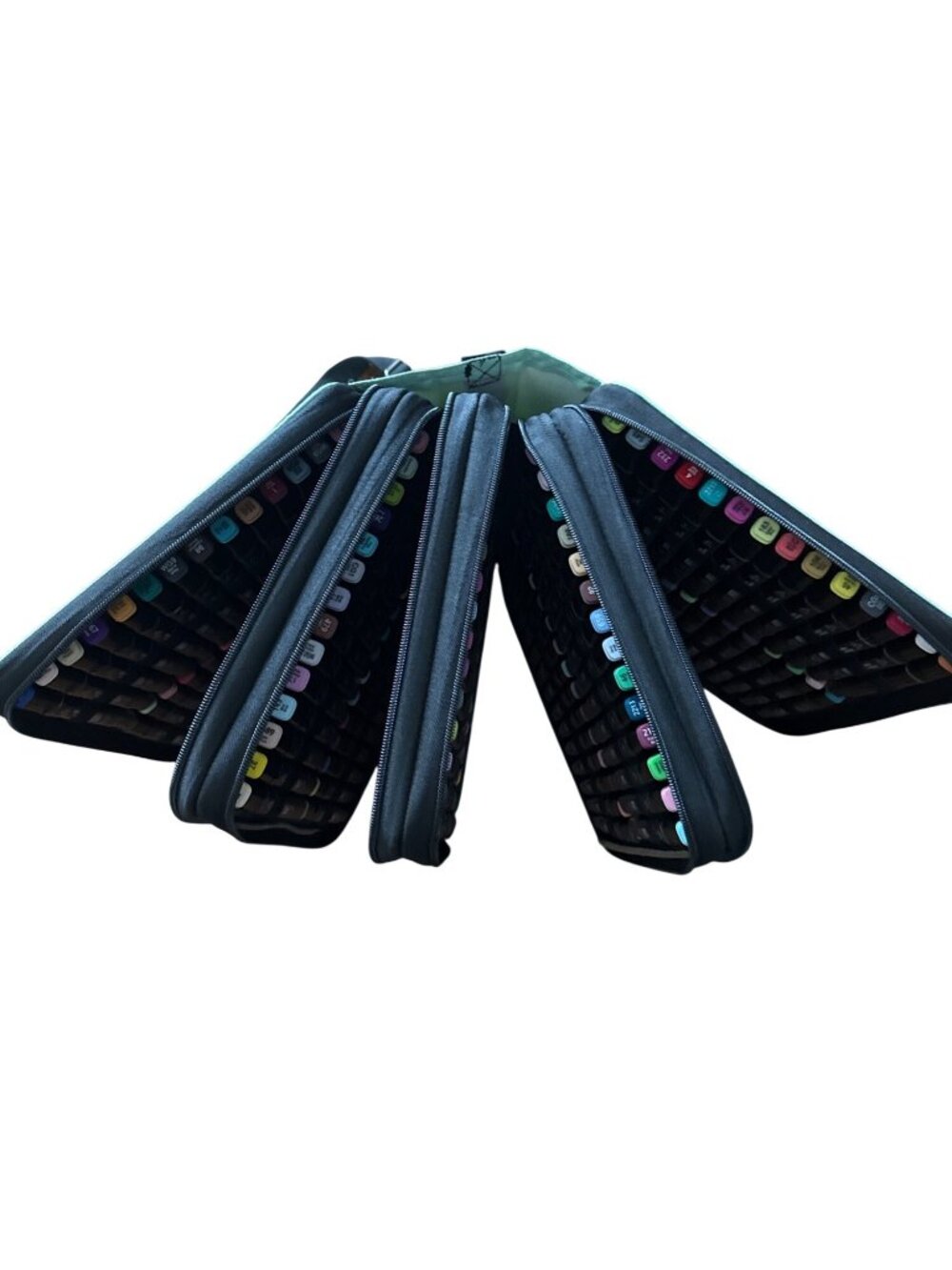 224 Dual-Tip Art Markers Set With Carrying Case - Alcohol-Based Ink - Vibrant Co - Picture 8 of 9